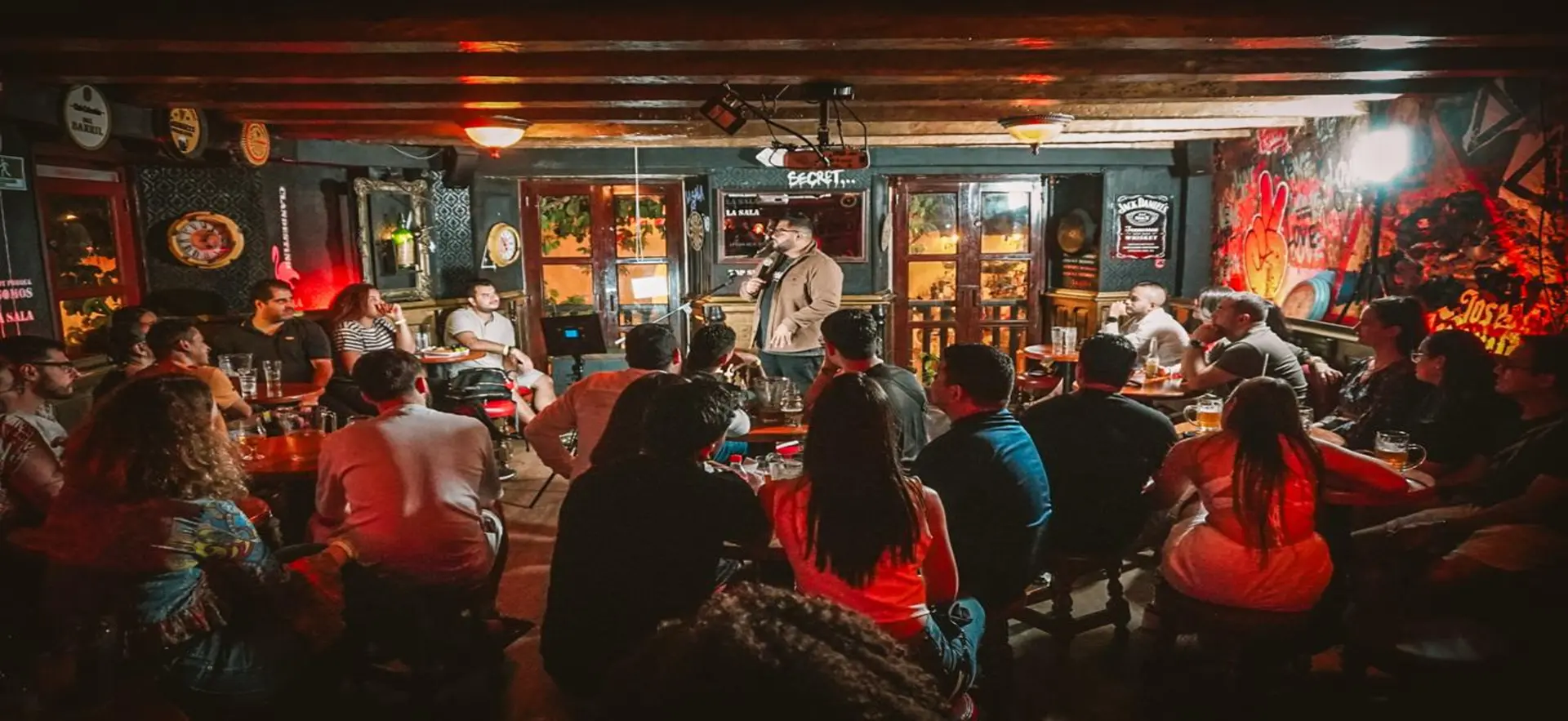 Servicio de Comedia stand-up de Stage Eventos & Experiencias